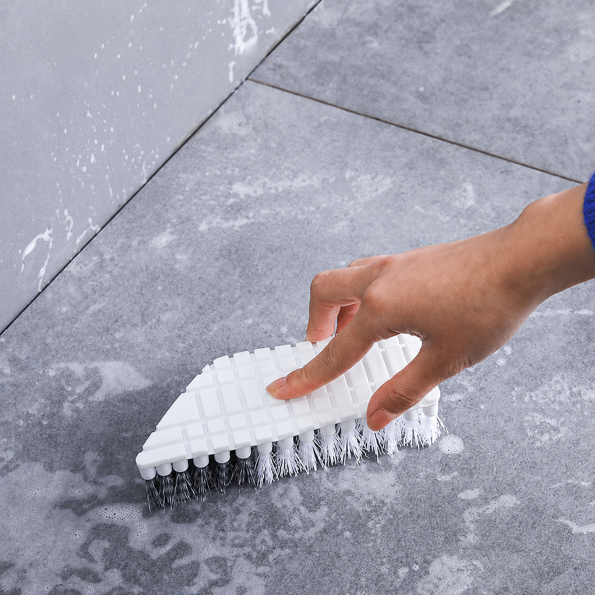 Flexible Multi-Surface Cleaning Brush